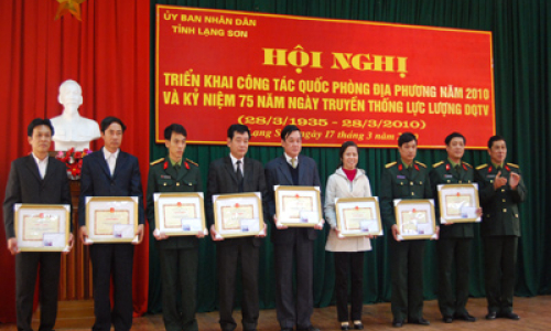 Triển khai công tác quốc phòng địa phương năm 2010 và kỷ niệm 75 năm ngày truyền thống lực lượng DQTV