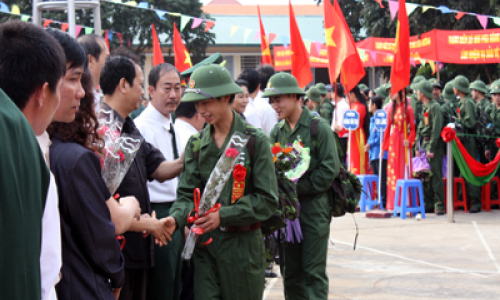 Thành phố tưng bừng ngày hội giao, nhận quân