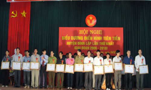 Đình Lập: Hội nghị biểu dương điển hình tiên tiến giai đoạn 2006 – 2010