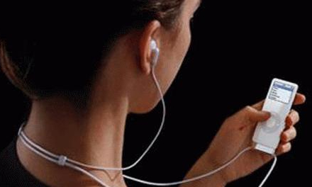 Cảnh báo: Nghe nhạc từ máy MP3 có thể bị điếc