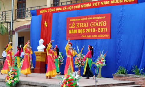 Trường THPT Đình Lập khai giảng năm học 2010- 2011