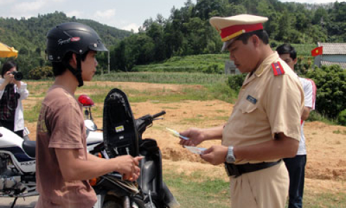 11 tháng năm 2010: Tai nạn giao thông giảm cả 3 tiêu chí