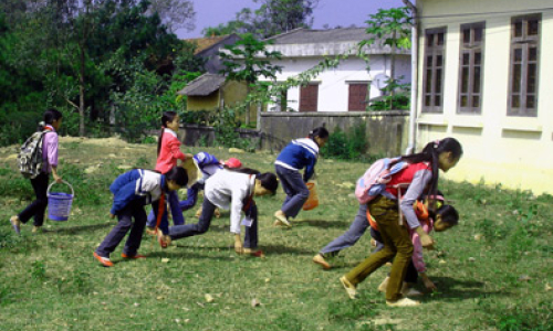 Trường THCS xã Hồng Phong: "Xây dựng trường học thân thiện, học sinh tích cực"