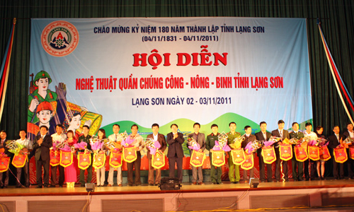 Khai mạc Hội diễn Nghệ thuật quần chúng Công – Nông – Binh năm 2011: 23 đoàn, hơn 500 diễn viên quần