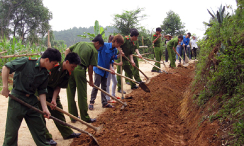 Sôi nổi khí thế ra quân tình nguyện