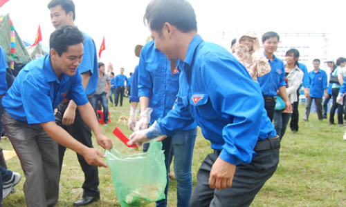 Chung tay bảo vệ môi trường du lịch Mẫu Sơn