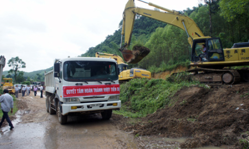 Khởi công đường Bản Nằm- Bình Độ - Đào Viên đấu nối với đường tuần tra biên giới