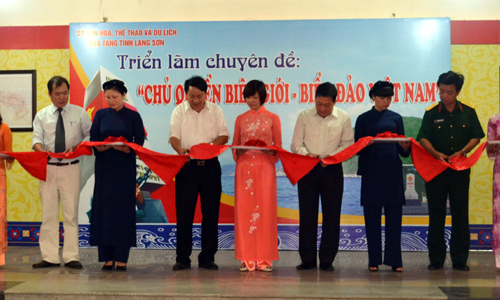 Khai mạc triển lãm chuyên đề "Chủ quyền biên giới - Biển đảo Việt Nam"