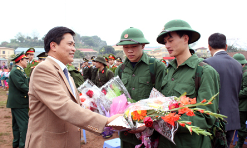 Lãnh đạo tỉnh dự lễ giao nhận quân tại các huyện, thành phố