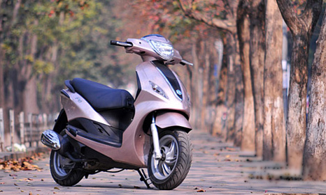 Honda Lead 125 có &#39;ăn đứt&#39; Piaggio Fly 125?