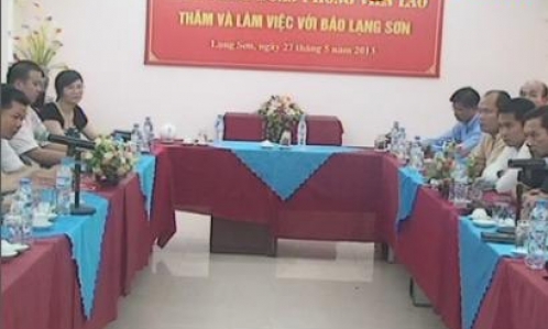 Báo Lạng Sơn: Tiếp và làm việc với Đoàn báo chí Lào