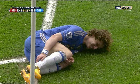 Lừa Rafael, David Luiz nở nụ cười man trá