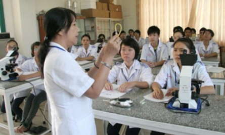 Tìm lối ra cho giáo dục đại học