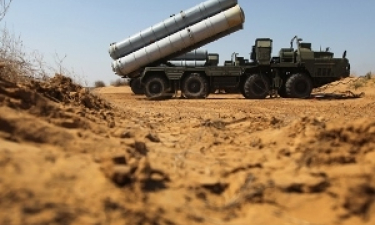 Israel lo ngại Iran có tên lửa S-300 qua đường Syria