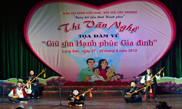 “Ngày hội Gia đình hạnh phúc” tỉnh Lạng Sơn năm 2013 thành công tốt đẹp