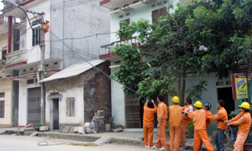 Tăng giá điện: Lo chồng lo