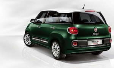 Mẫu Fiat 500L MPW bán giá 15.795 bảng tại Anh