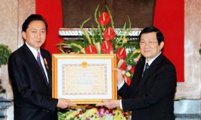 Chủ tịch nước Trương Tấn Sang tiếp nguyên Thủ tướng Nhật Bản H.Y-u-ki-ô và Chủ tịch Hội đồng quản trị