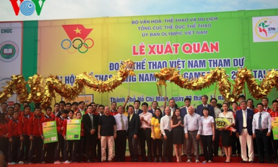 Hơn 5.000 người dự lễ xuất quân và đi bộ ủng hộ đoàn thể thao Việt Nam dự SEA Games 27