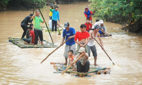 Indonesia: Hàng nghìn người dân phải đi sơ tán vì lũ lụt và lở đất