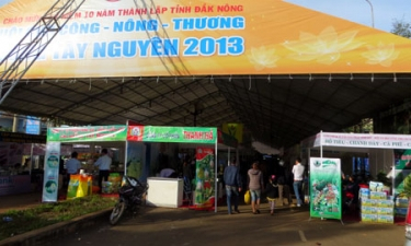 Khai mạc Hội chợ công - nông - thương vùng Tây Nguyên năm 2013