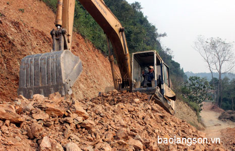 Thiếu điện ở Khánh Long: Dân nghèo càng thêm khó