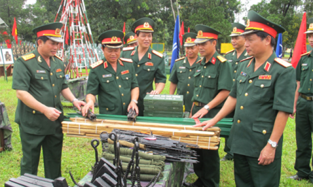 Lãnh đạo, chỉ đạo toàn diện, tạo bước vững chắc trong huấn luyện và sẵn sàng chiến đấu năm 2014