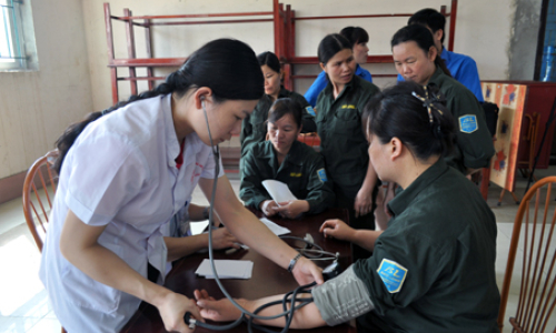 “Làm theo lời Bác, nâng cao y đức, tình nguyện vì sức khỏe nhân dân”...