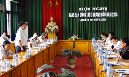 Giao ban công tác 6 tháng đầu năm 2014