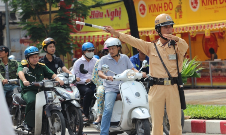 Hà Nội: Bắt đầu cấm ô tô trên tuyến đường Cầu Giấy - Xuân Thủy