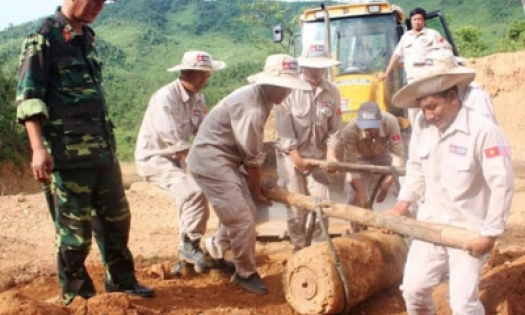 Xử lý thành công ba quả bom lớn tại Quảng Bình