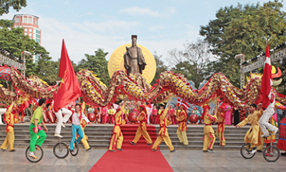 Liên hoan Múa Rồng Hà Nội năm 2014