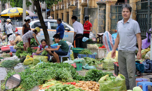 Hàng nhiều, giá hạ