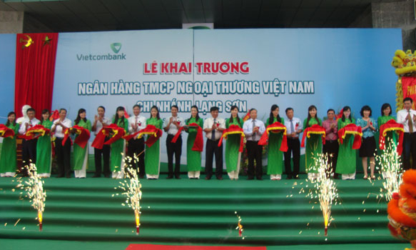 Ngân hàng TMCP Ngoại thương chi nhánh tỉnh tổ chức lễ khai trương