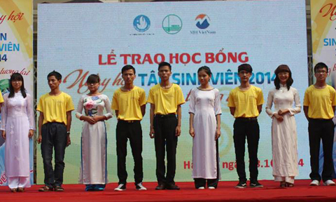 Khai mạc Ngày hội Tân sinh viên 2014