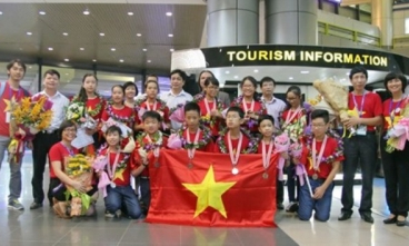 Đoàn học sinh Việt Nam giành nhiều huy chương tại Olympic Toán và Khoa học quốc tế