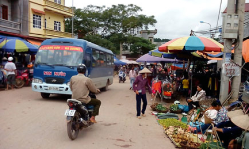 Na Dương khó giải bài toán chợ lòng đường