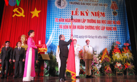 Đại học Luật Hà Nội tổ chức kỷ niệm 35 năm ngày thành lập