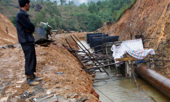 Tập trung thi công công trình bảo đảm an toàn hồ chứa