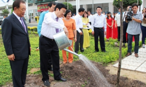 Lãnh đạo Ðảng, Nhà nước thăm, chúc Tết đồng bào, chiến sĩ