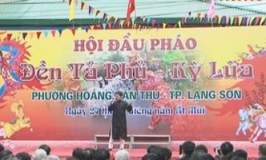 Đặc sắc lễ hội đầu pháo