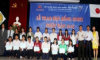 Trao 37 suất học bổng trị giá hơn tám tỷ đồng cho học sinh THPT