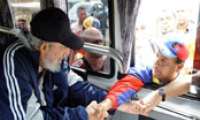 Lãnh tụ Cuba Fidel Castro xuất hiện lần đầu tiên sau 14 tháng