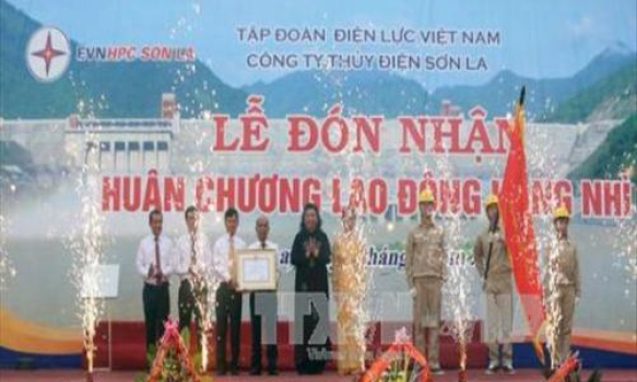 Công ty Thủy điện Sơn La đón nhận Huân chương Lao động hạng Nhì