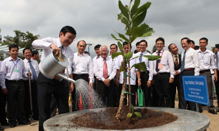 Chủ tịch nước Trương Tấn Sang dự Lễ khánh thành Dự án Cải tạo kênh Tân Hóa - Lò Gốm