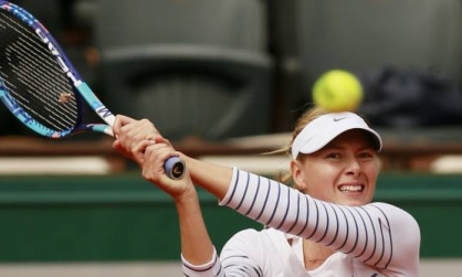 Tomas Berdych, Sharapova thẳng tiến vào vòng hai