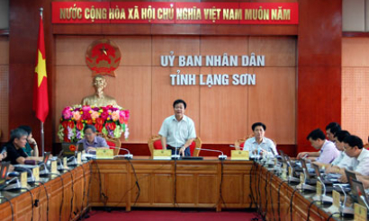 Khẩn trương hoàn thiện các dự thảo báo cáo, tờ trình