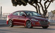 Hyundai Elantra thế hệ mới thách thức Altis