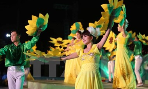 Lượng khách đến Festival hoa Đà Lạt chỉ bằng một nửa so với dự kiến