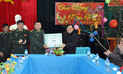 Đồng chí Trưởng ban Tuyên giáo Tỉnh ủy: Thăm và chúc tết đồn Biên phòng Ba Sơn, lực lượng dân quân thường